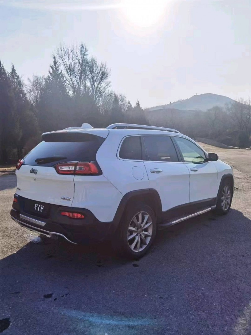 沈陽14年Jeep自由光7