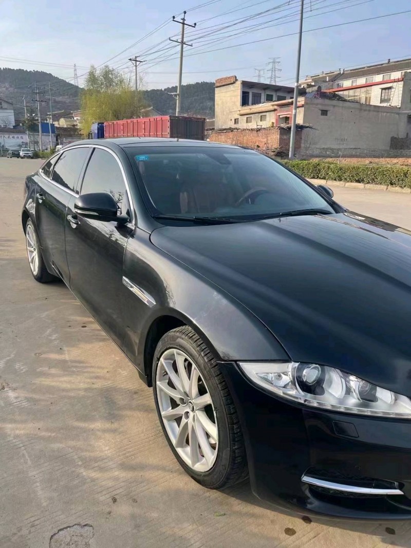 紹興12年捷豹XJL3