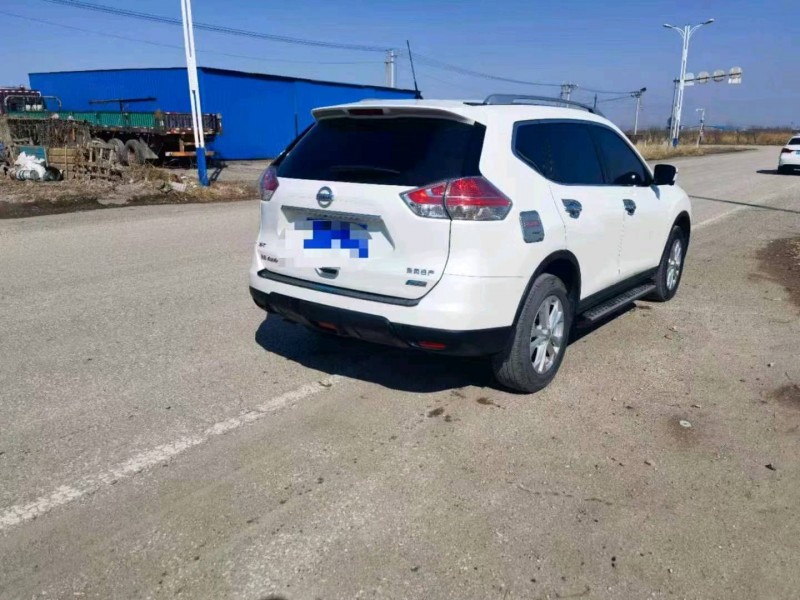 鄭州15年日產奇駿6
