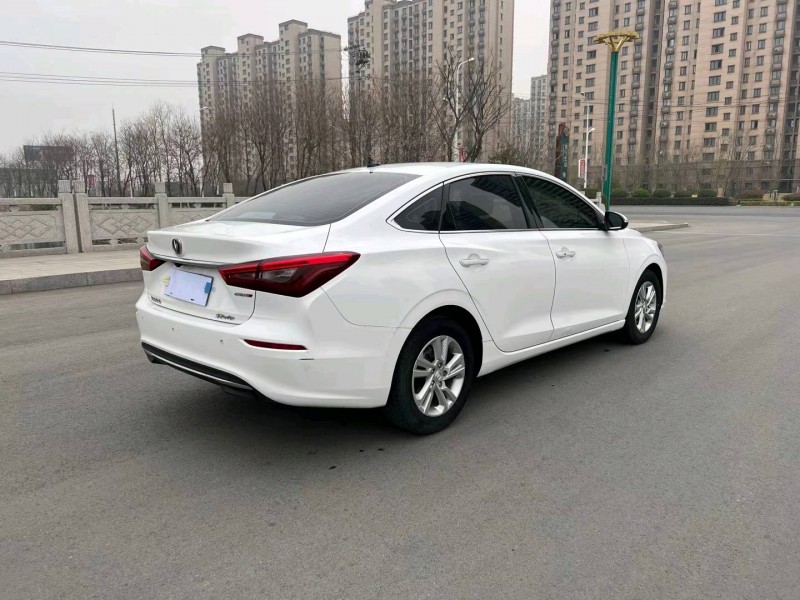 徐州20年長安汽車逸動4