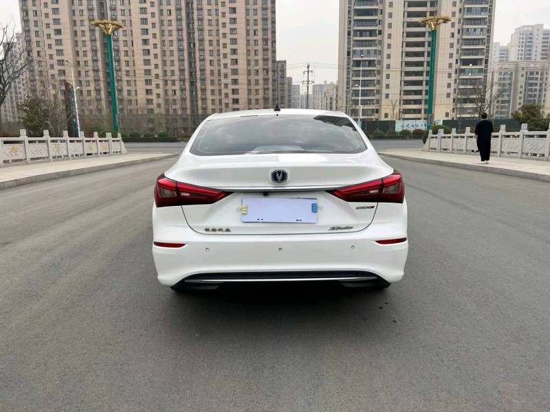 徐州20年長安汽車逸動5