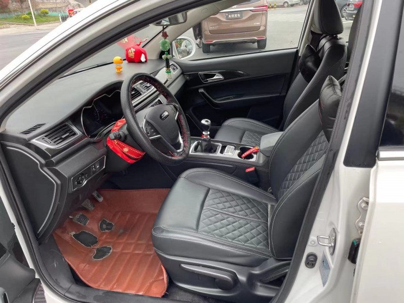 北京18年众泰Z5605