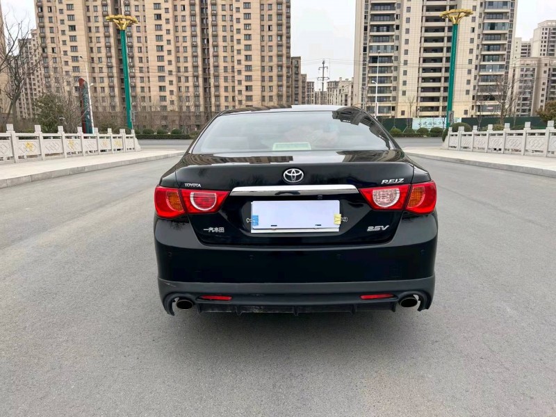 徐州11年丰田锐志5