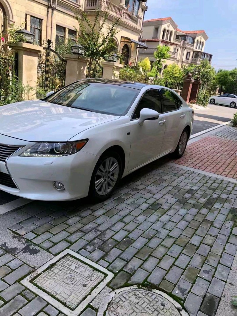 苏州13年雷克萨斯ES4