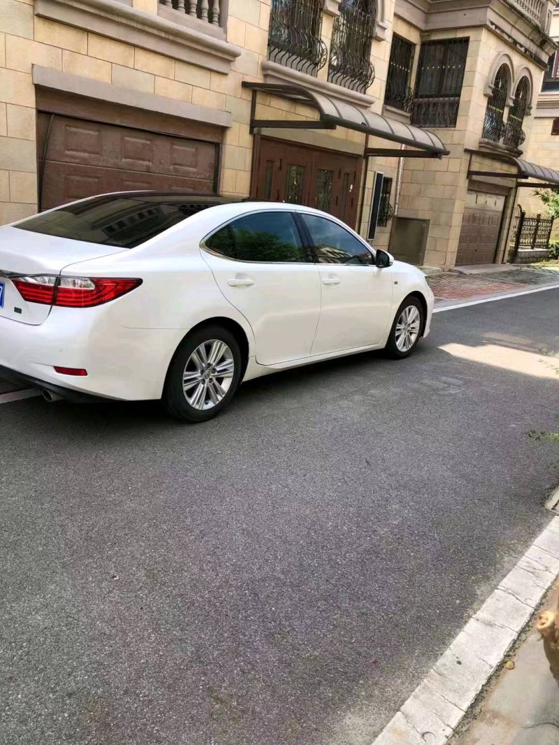 苏州13年雷克萨斯ES5