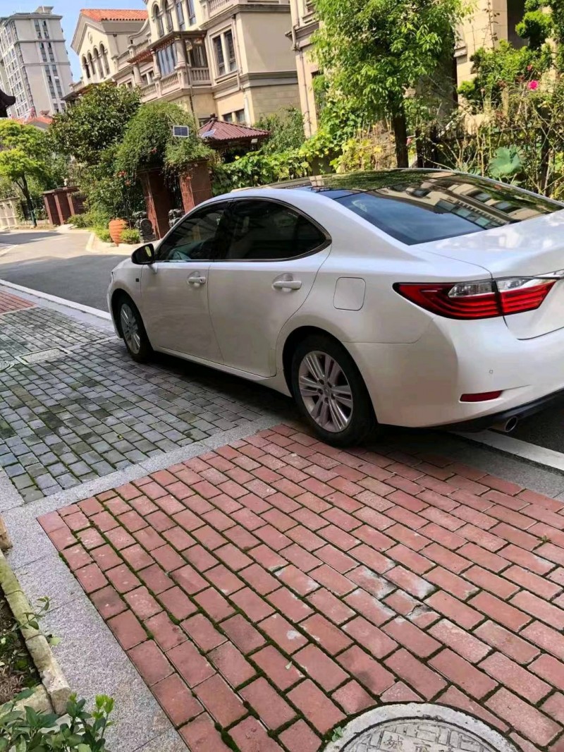 苏州13年雷克萨斯ES6