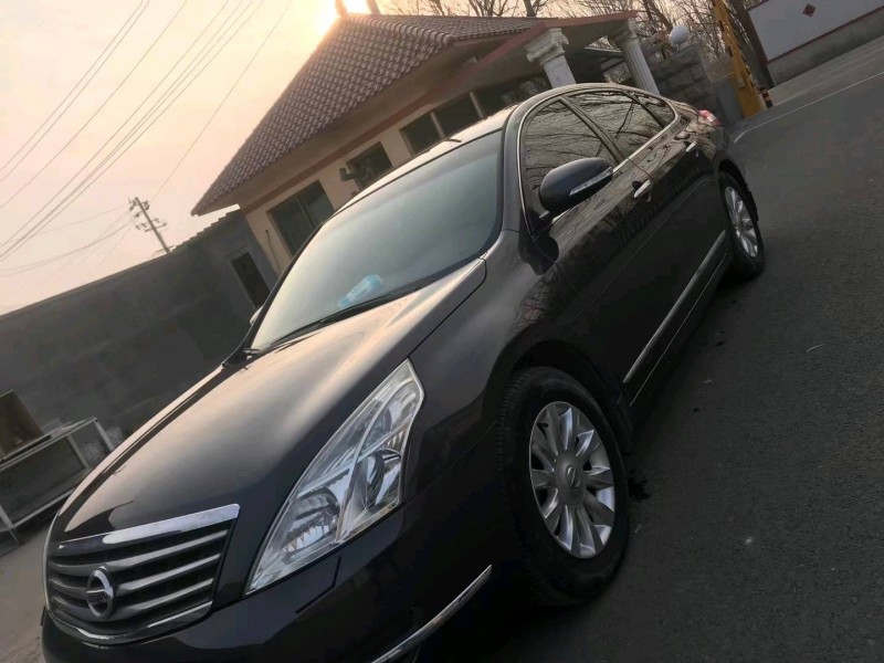 青島10年日產天籟2