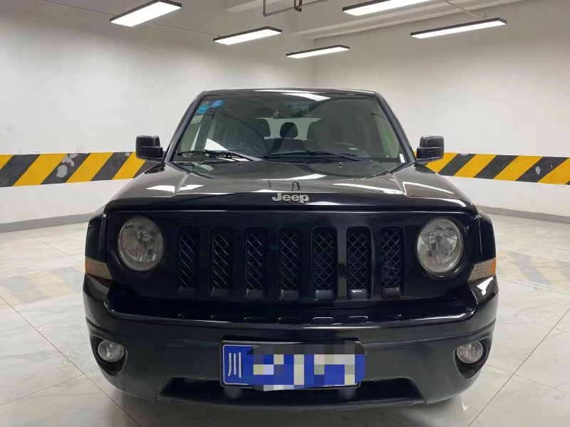 成都14年Jeep自由客1