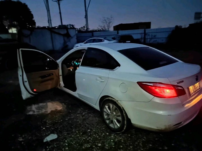 武漢14年長安汽車逸動3