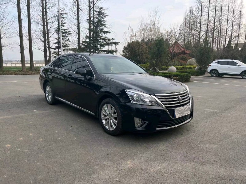 徐州13年丰田皇冠2