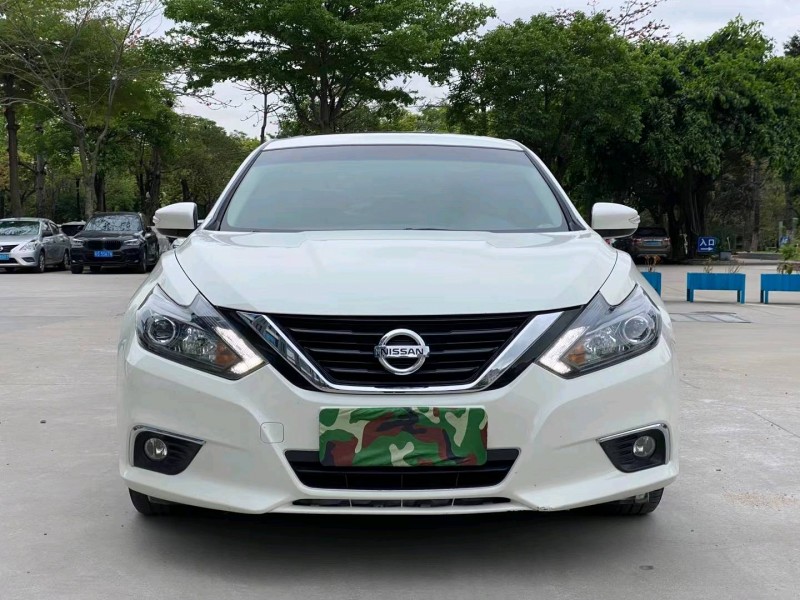 東莞17年日產天籟1