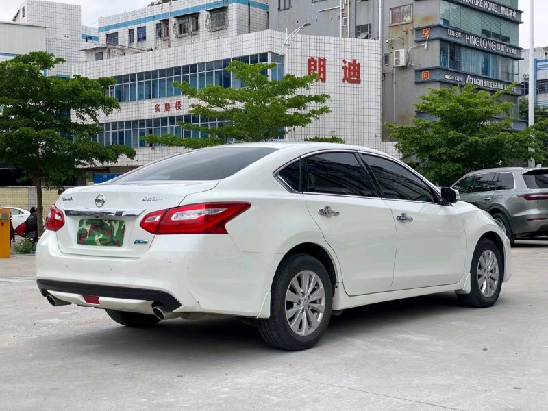 東莞17年日產天籟7