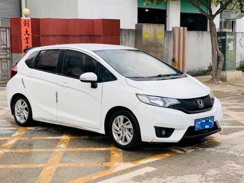 东莞17年本田飞度2