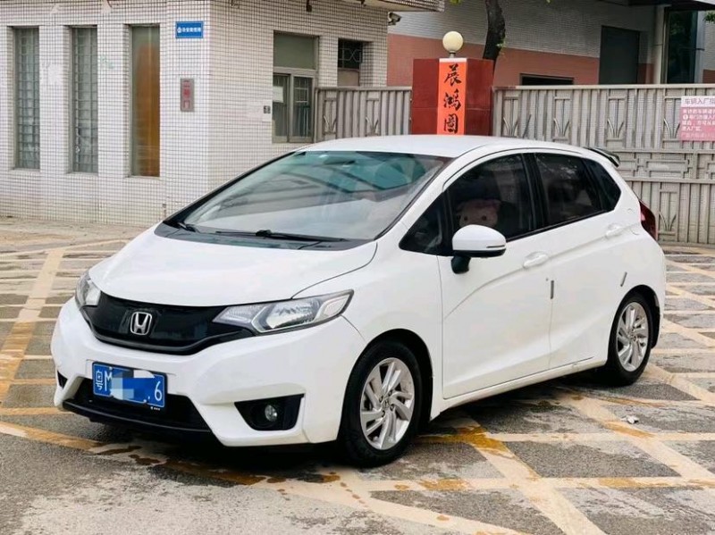 东莞17年本田飞度3