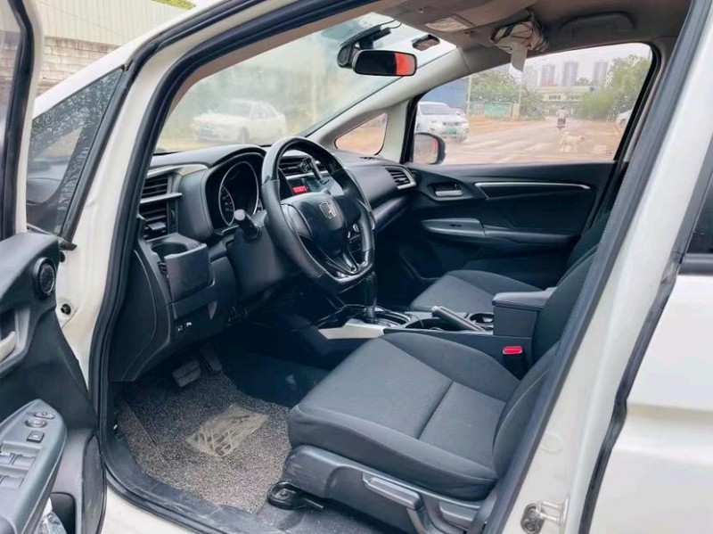 东莞17年本田飞度4