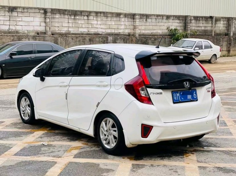 东莞17年本田飞度8