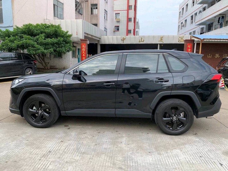 中山22年豐田RAV47