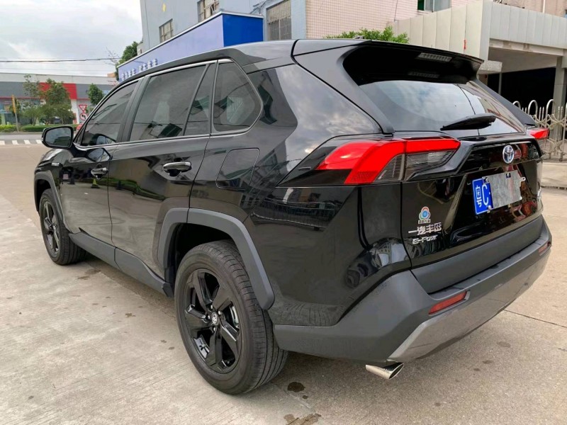 中山22年豐田RAV44