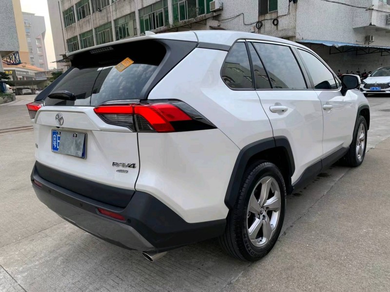 中山21年豐田RAV45