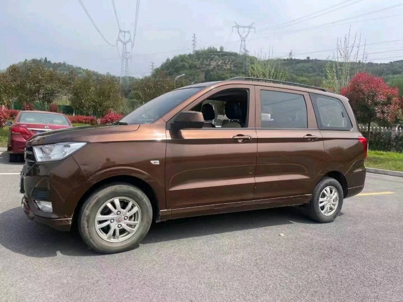武漢19年五菱汽車宏光3