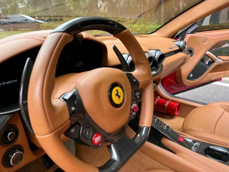 昆明15年法拉利F12berlinetta3