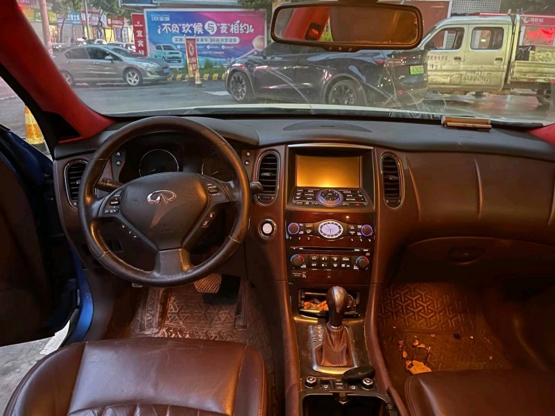 岳陽13年英菲尼迪QX505