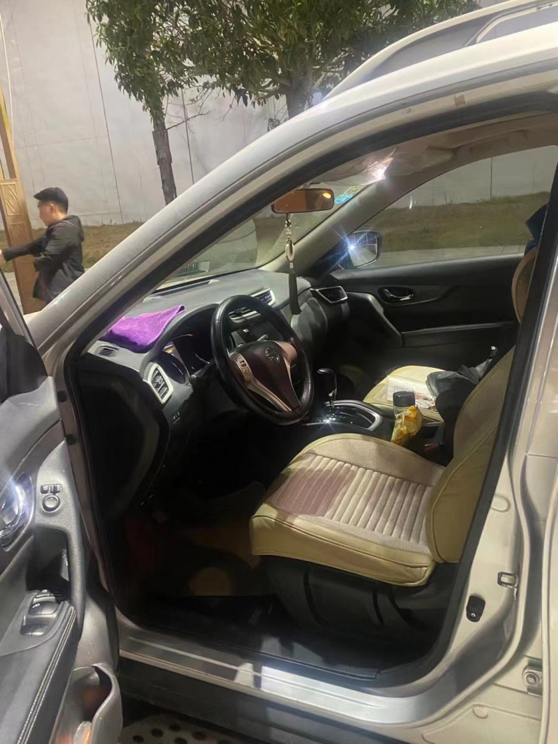 安順16年日產奇駿4