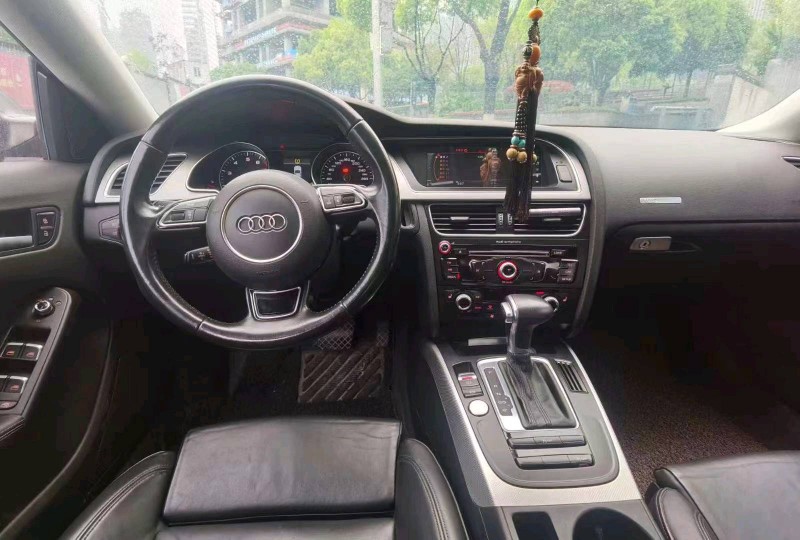 重慶15年奧迪A54