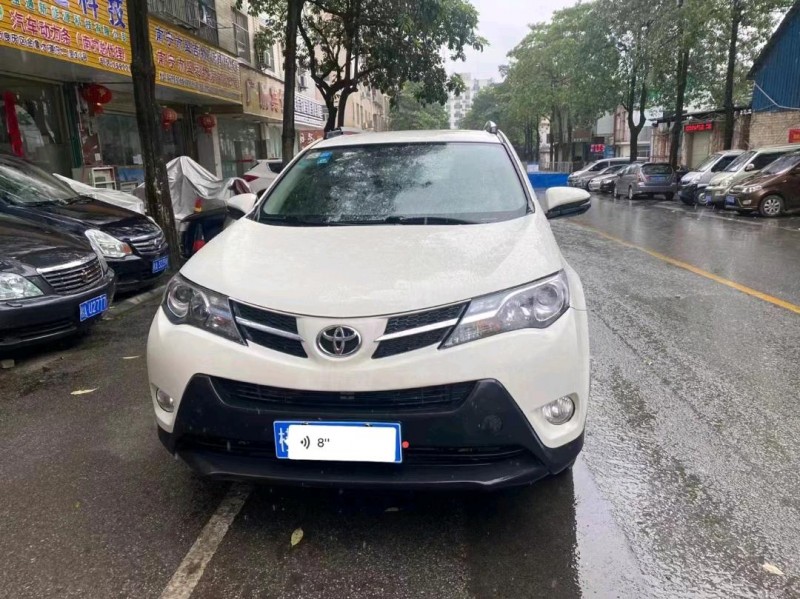 桂林14年豐田RAV4榮放1