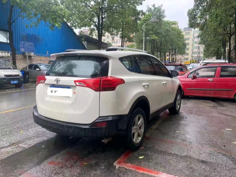 桂林14年豐田RAV4榮放4