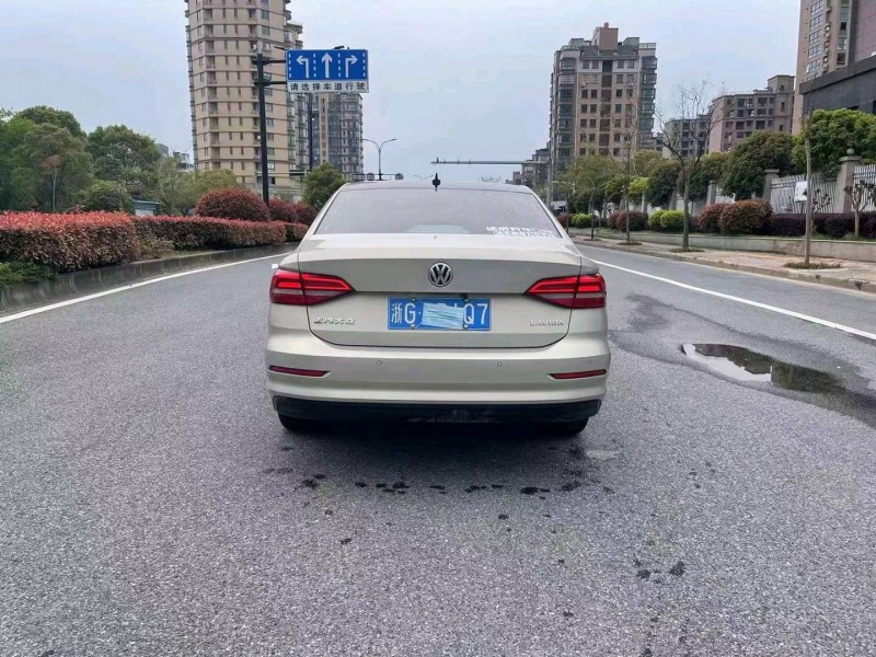 紹興19年大眾朗逸5
