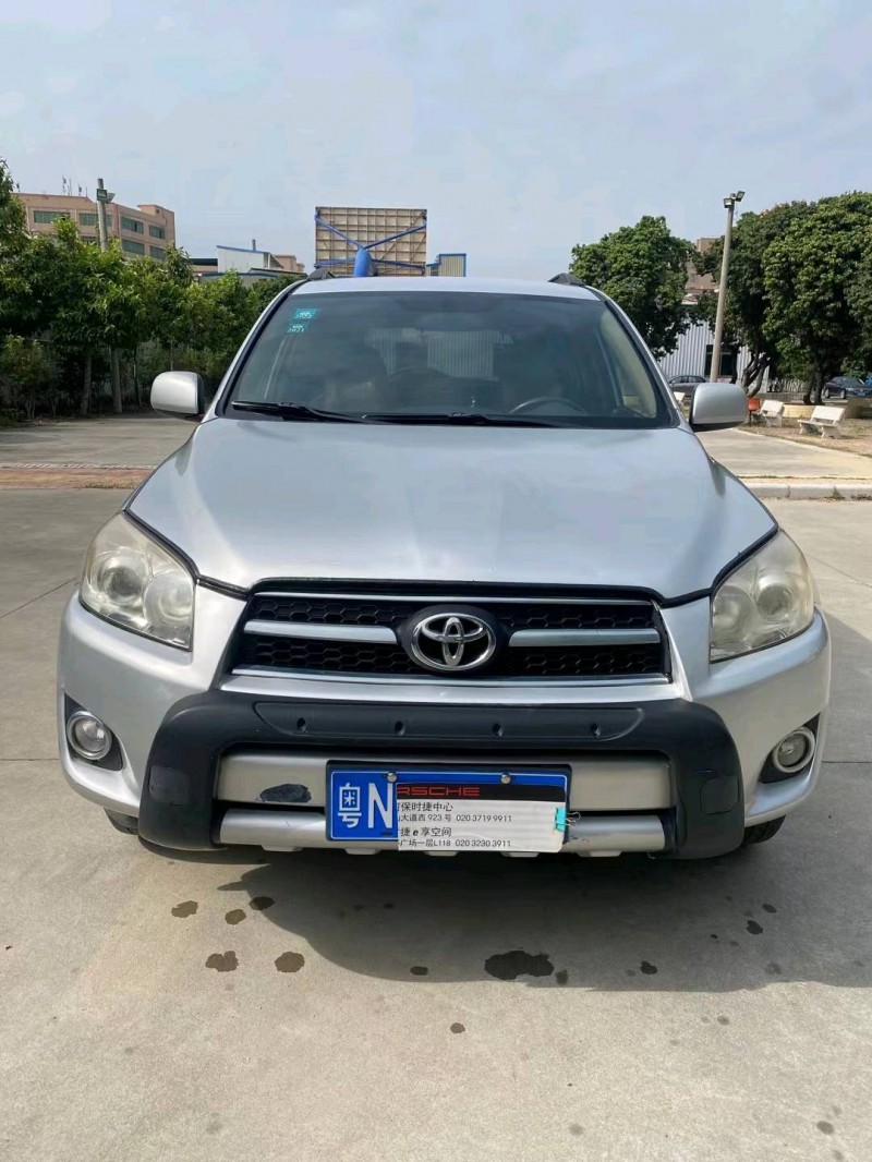 廣州13年豐田RAV41