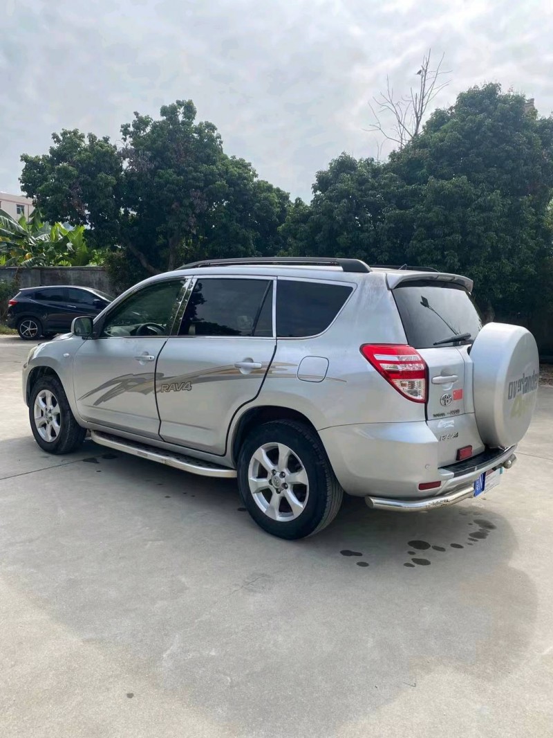 廣州13年豐田RAV45