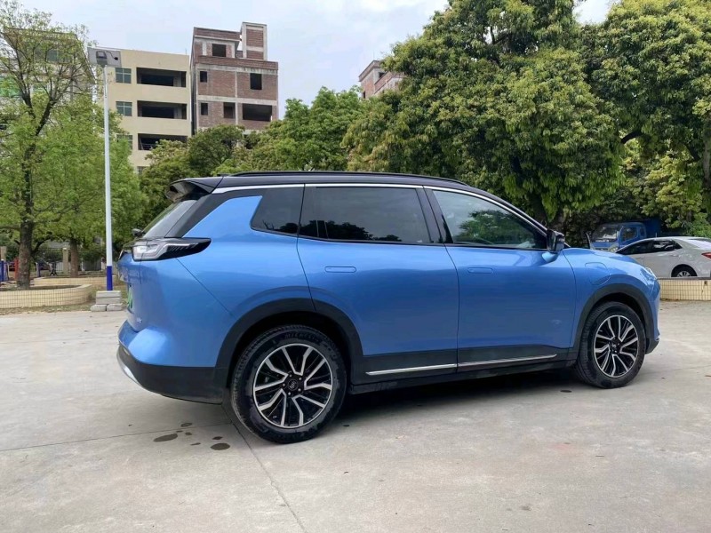 廣州21年威馬汽車W64