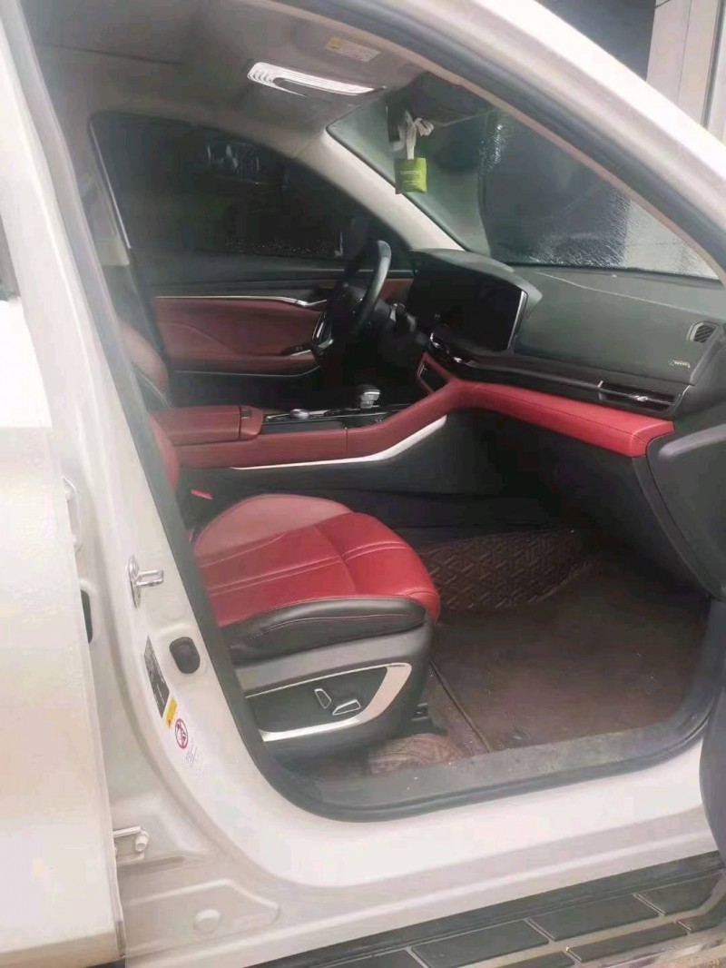 岳陽19年長安汽車CS756