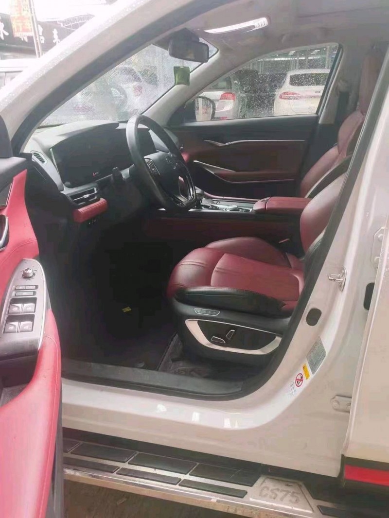 岳陽19年長安汽車CS757