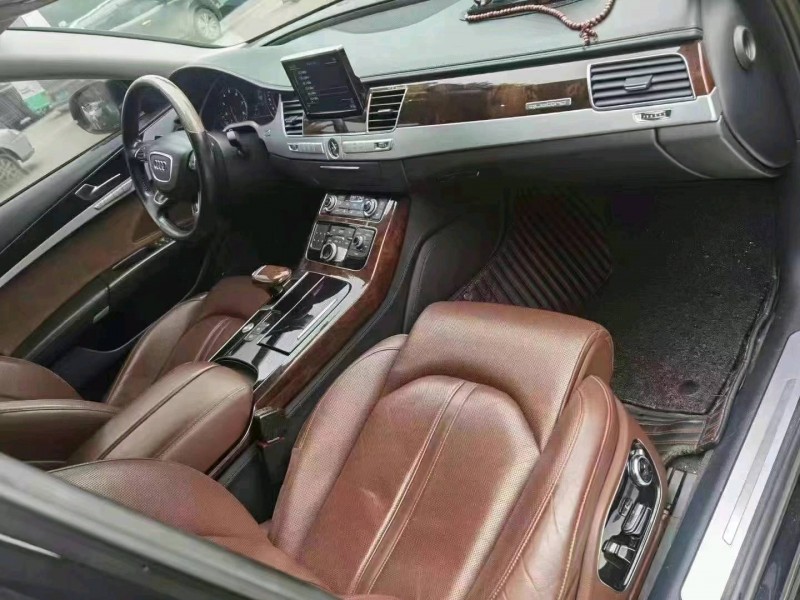 武漢14年奧迪A8L7