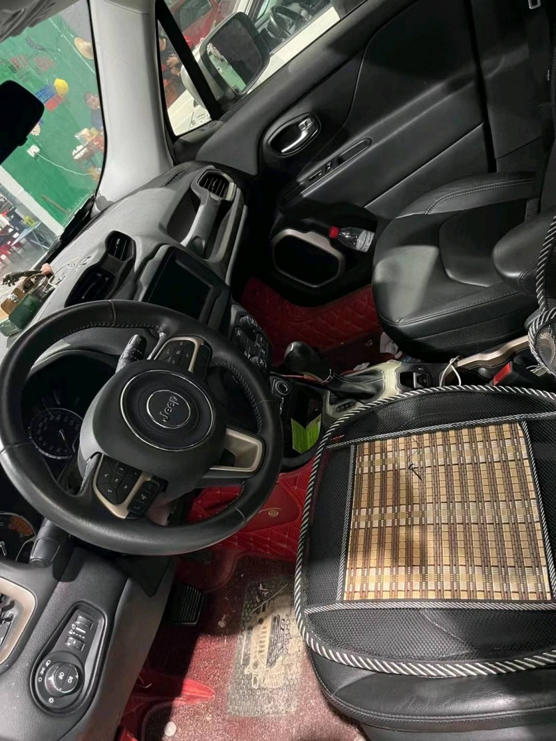 佛山19年Jeep自由俠3