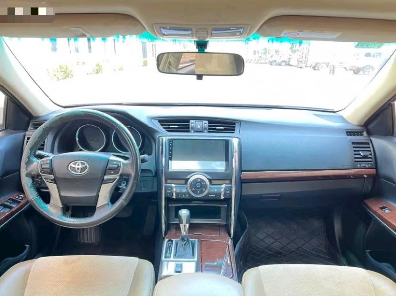 东莞14年丰田锐志4