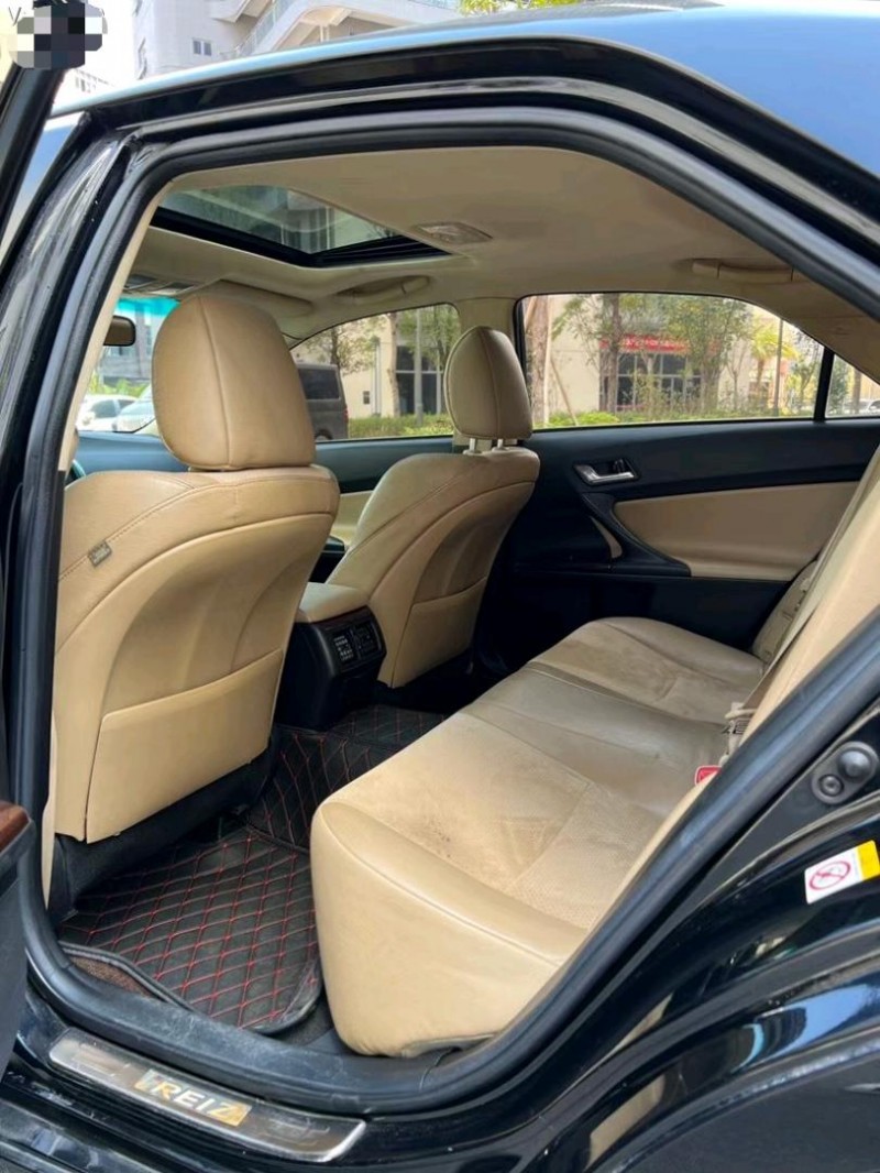 东莞14年丰田锐志5