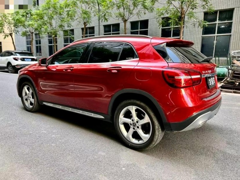 东莞19年奔驰GLA7