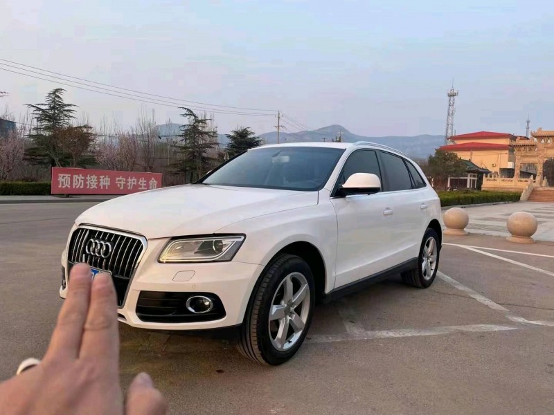 青島17年奧迪Q58
