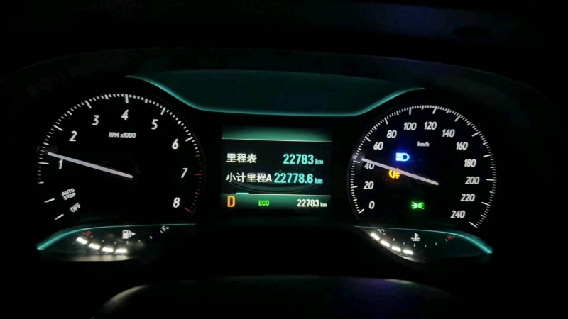 重慶20年別克英朗8