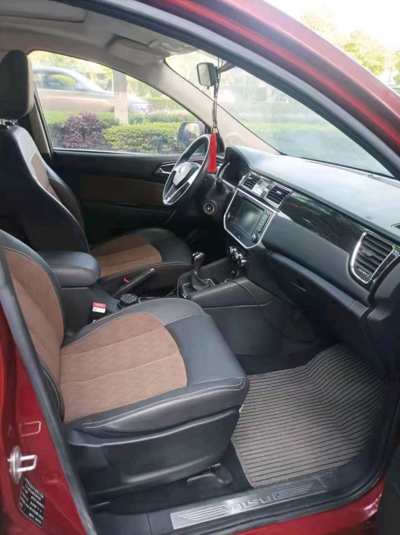 桂林18年比速汽車M39