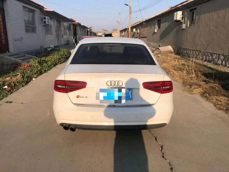 天津15年奧迪A4L5