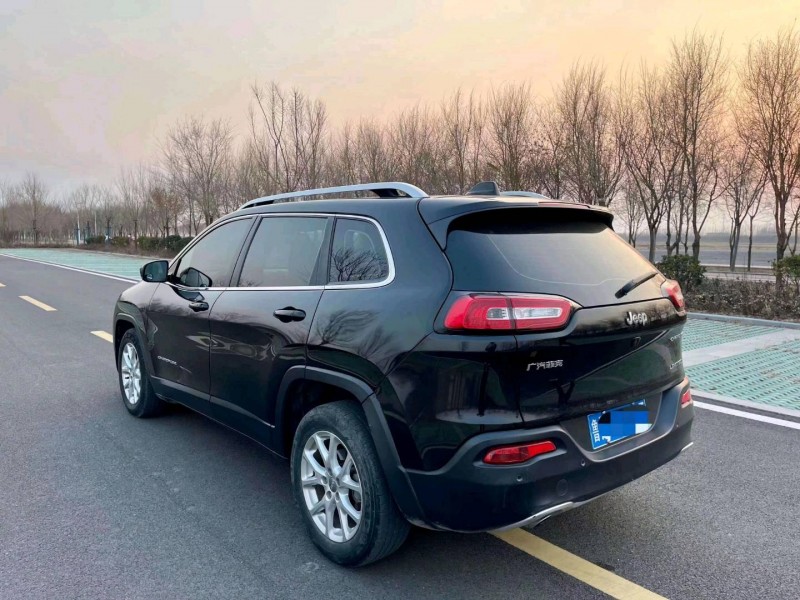 濱州18年Jeep自由光6