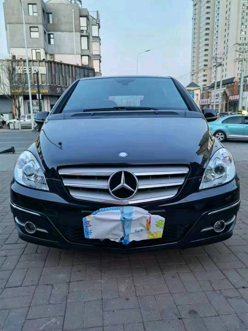 沈陽09年奔馳B1