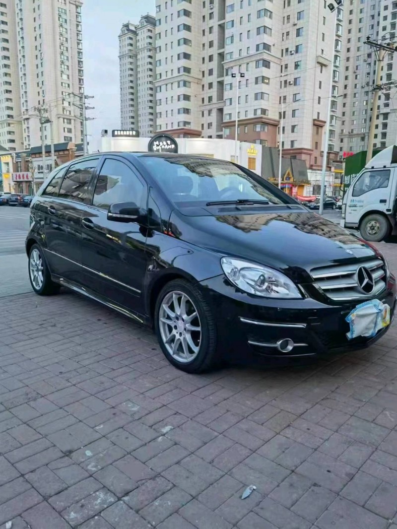 沈陽09年奔馳B3