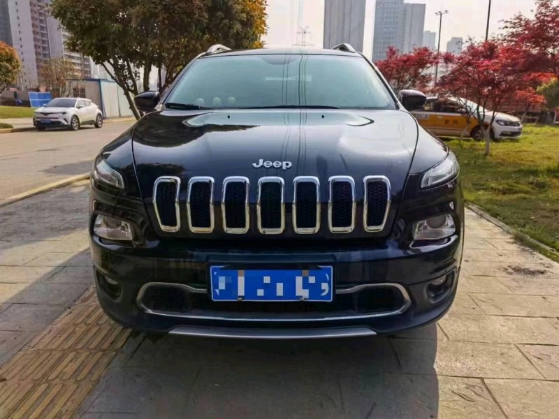 鄂州18年Jeep自由光1