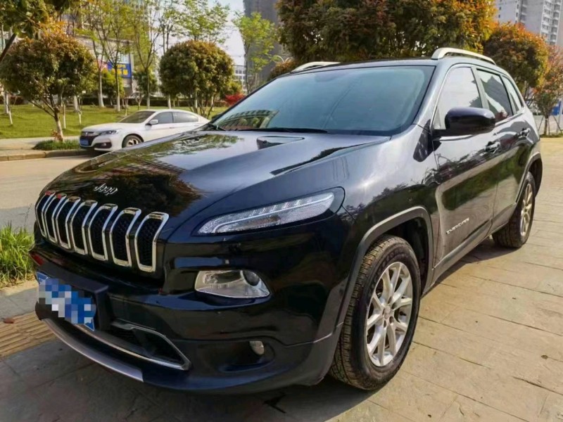 鄂州18年Jeep自由光2